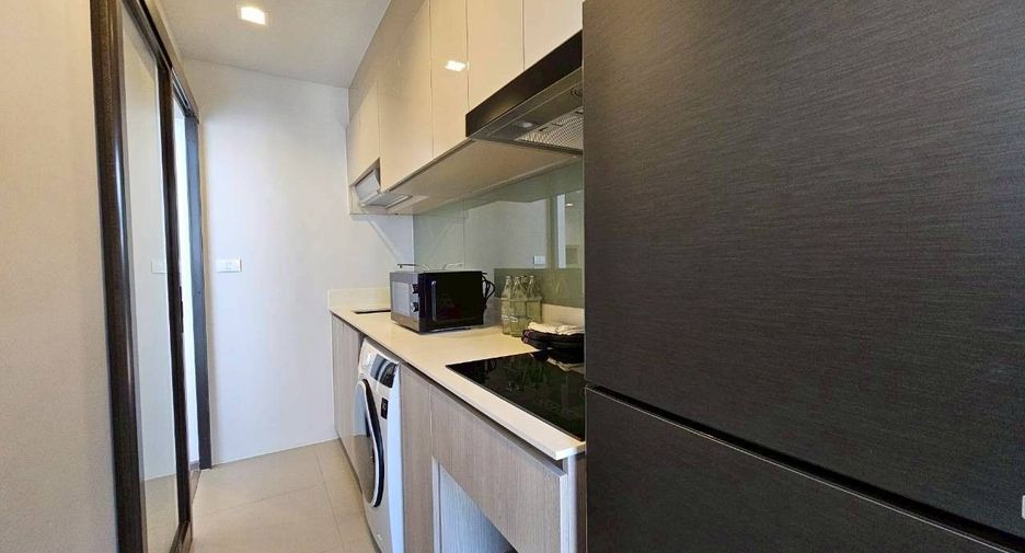À louer 2 chambres appartement avec services à Phra Khanong, Bangkok