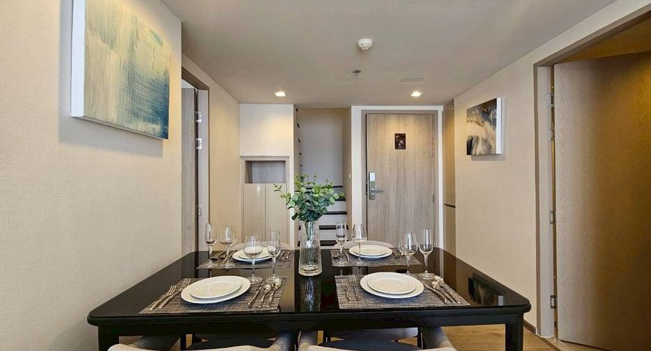 À louer 2 chambres appartement avec services à Phra Khanong, Bangkok