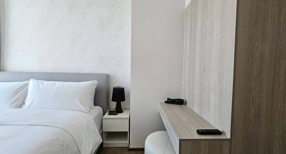 À louer 2 chambres appartement avec services à Phra Khanong, Bangkok