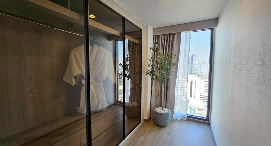 À louer 2 chambres appartement avec services à Phra Khanong, Bangkok