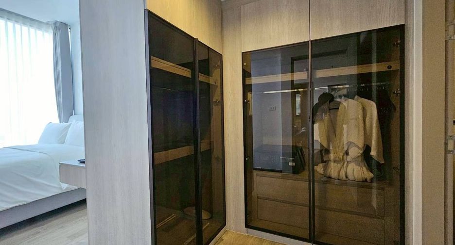 À louer 2 chambres appartement avec services à Phra Khanong, Bangkok
