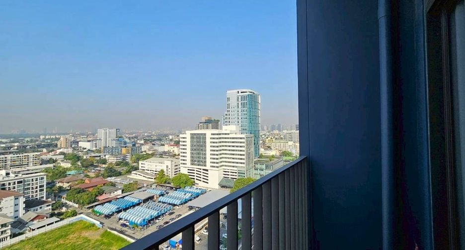 À louer 2 chambres appartement avec services à Phra Khanong, Bangkok