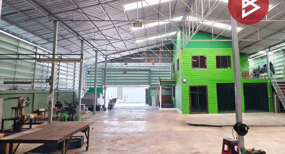 À vendre 2 chambres entrepôt à Krathum Baen, Samut Sakhon
