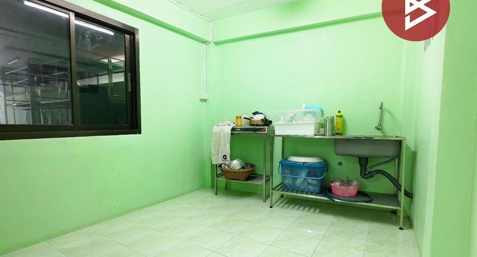 À vendre 2 chambres entrepôt à Krathum Baen, Samut Sakhon