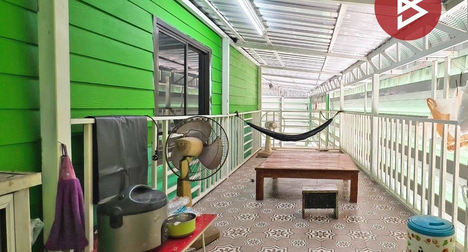 À vendre 2 chambres entrepôt à Krathum Baen, Samut Sakhon