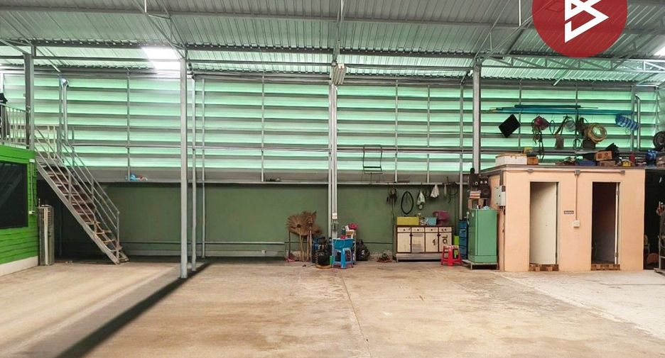 À vendre 2 chambres entrepôt à Krathum Baen, Samut Sakhon