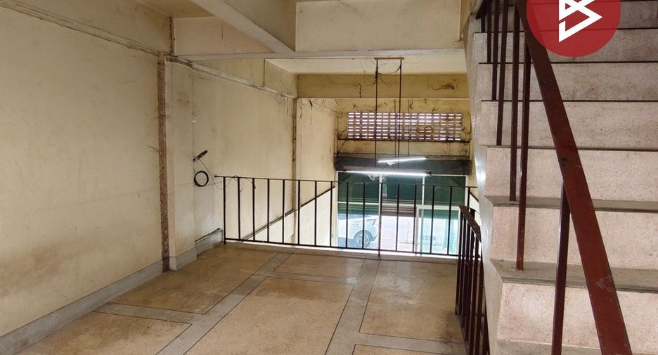 Local comercial en venta de 2 habitaciones en Krathum Baen, Samut Sakhon