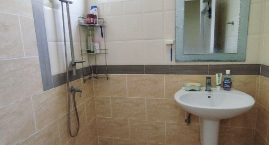 For sale 3 bedrooms townhouse in Mueang Samut Sakhon, Samut Sakhon