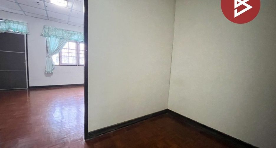 For sale 2 bedrooms townhouse in Bang Pakong, Chachoengsao