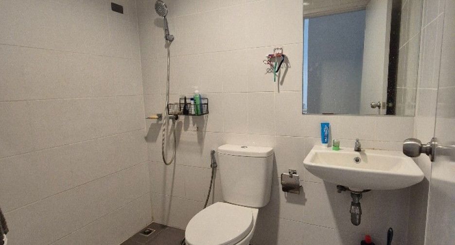 For sale 2 bedrooms townhouse in Bang Nam Priao, Chachoengsao