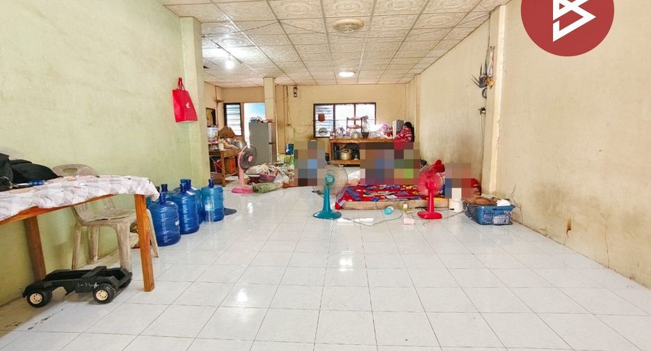 For sale 4 ベッドルーム townhouse in Ban Phaeo, Samut Sakhon