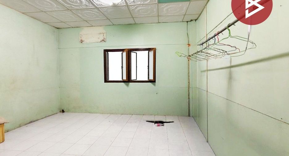 For sale 4 ベッドルーム townhouse in Ban Phaeo, Samut Sakhon