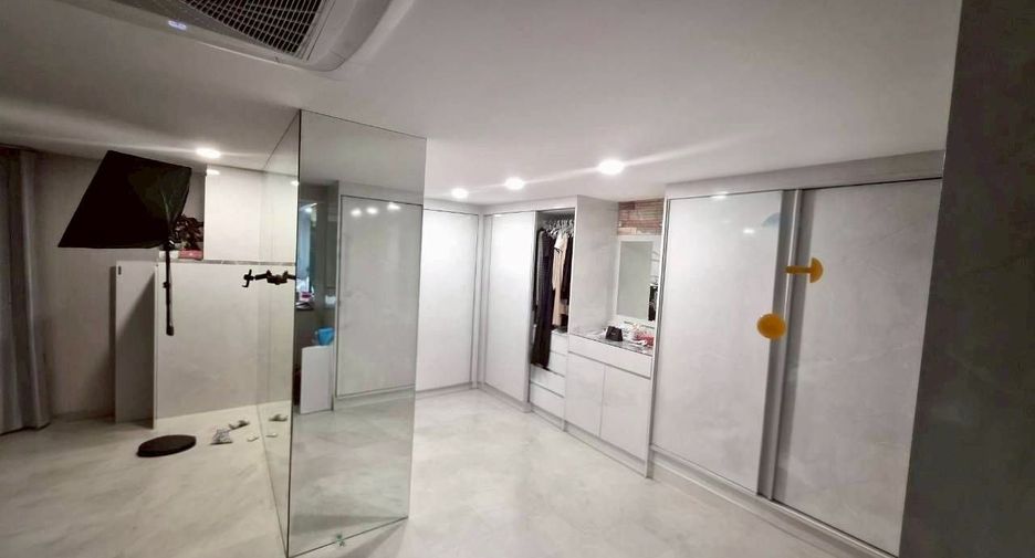 For sale 3 bedrooms house in Don Mueang, Bangkok