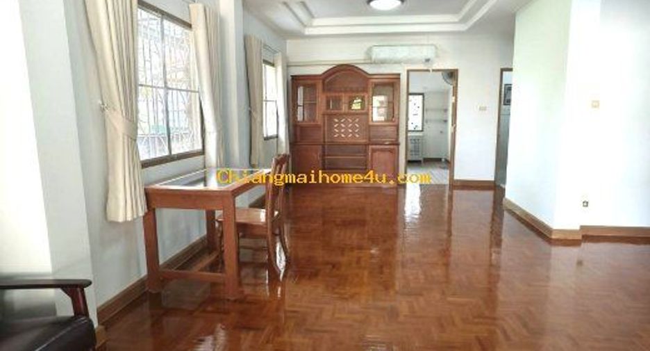 For rent 4 bedrooms house in Mueang Chiang Mai, Chiang Mai