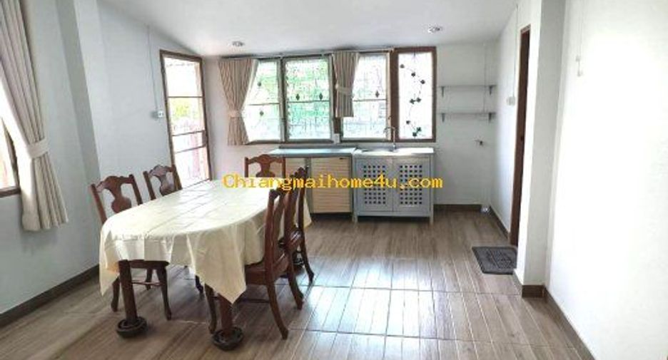 For rent 4 bedrooms house in Mueang Chiang Mai, Chiang Mai