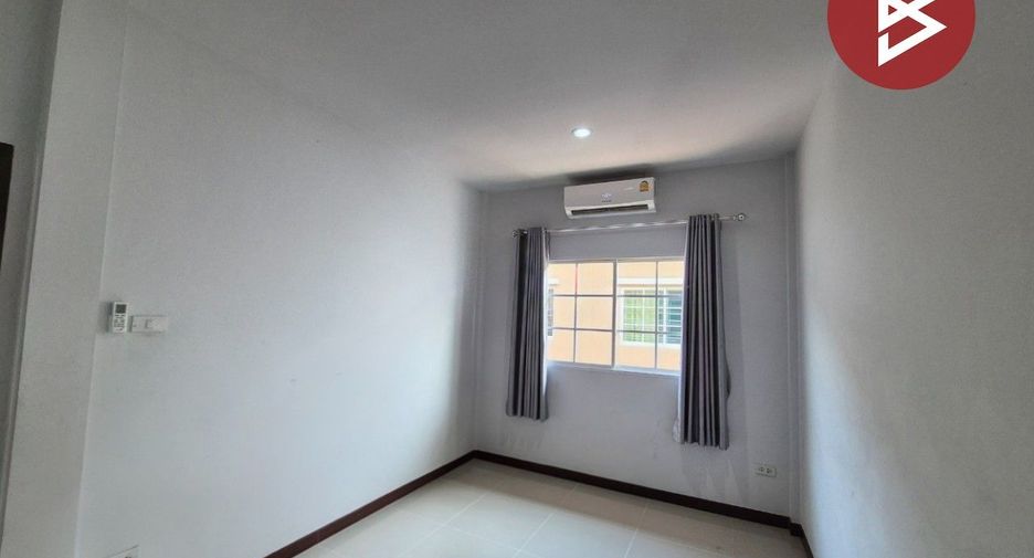 For sale 3 bedrooms townhouse in Mueang Samut Sakhon, Samut Sakhon