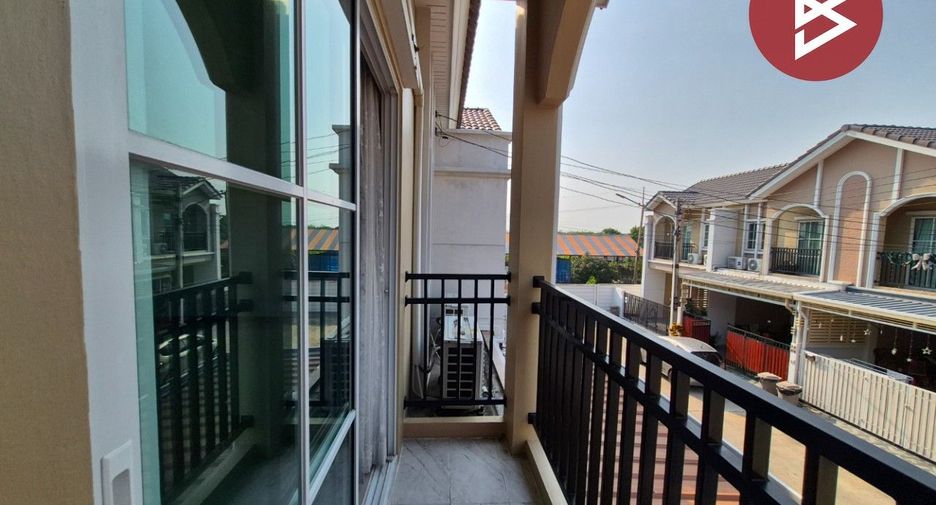 For sale 3 bedrooms townhouse in Mueang Samut Sakhon, Samut Sakhon
