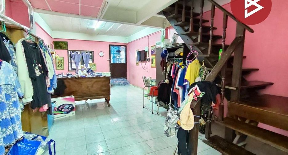 For sale 2 bedrooms townhouse in Mueang Samut Sakhon, Samut Sakhon