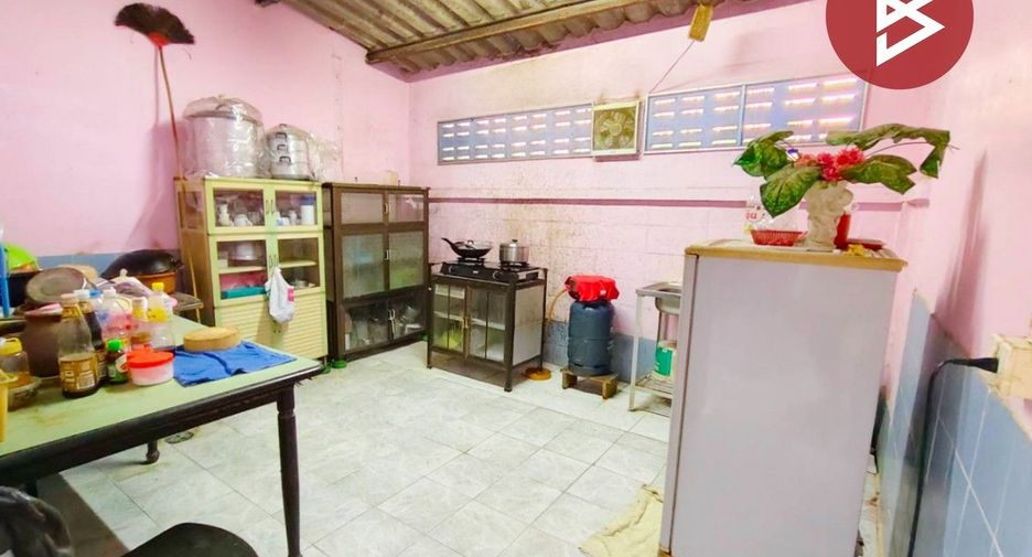 For sale 2 bedrooms townhouse in Mueang Samut Sakhon, Samut Sakhon