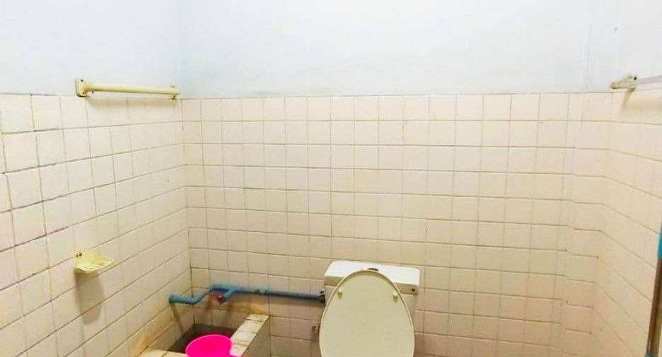 For sale 2 bedrooms townhouse in Mueang Samut Sakhon, Samut Sakhon