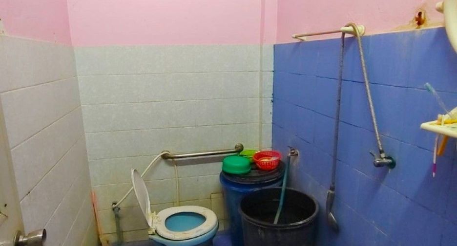 For sale 2 bedrooms townhouse in Mueang Samut Sakhon, Samut Sakhon