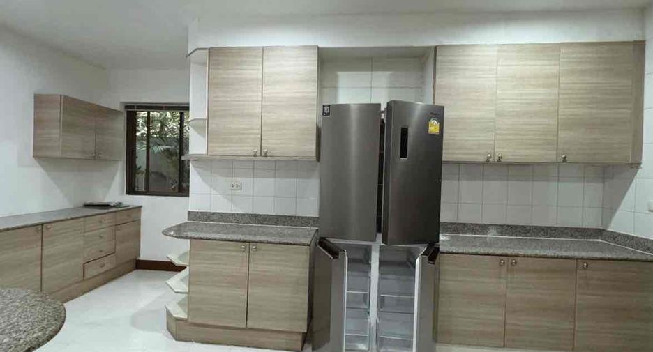 Haus zur Miete mit 4 Zimmer in Pak Kret, Nonthaburi