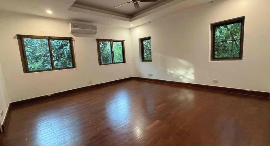 Haus zur Miete mit 4 Zimmer in Pak Kret, Nonthaburi