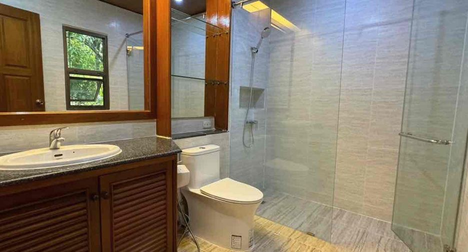 Haus zur Miete mit 4 Zimmer in Pak Kret, Nonthaburi