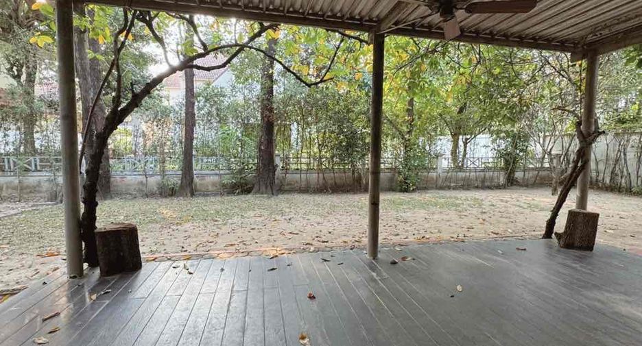 Haus zur Miete mit 4 Zimmer in Pak Kret, Nonthaburi