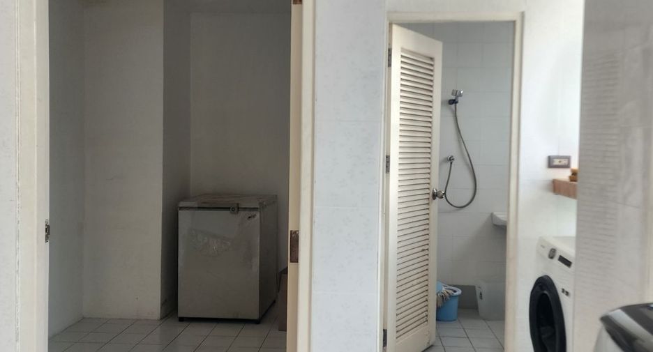 For sale 3 bedrooms condo in Sathon, Bangkok