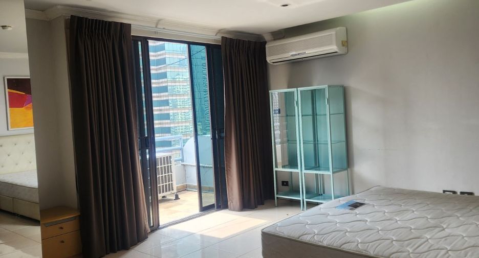 For sale 3 bedrooms condo in Sathon, Bangkok