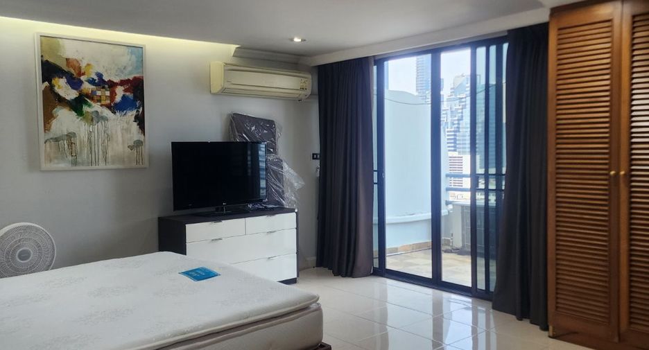 For sale 3 bedrooms condo in Sathon, Bangkok