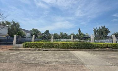 Haus zum Kauf mit 6 Zimmer in Suan Luang, Bangkok