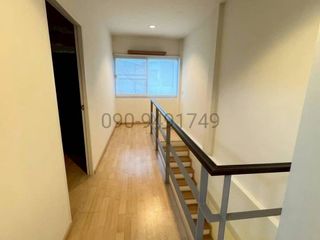 Casa adosada en alquiler de 3 habitaciones en Suan Luang, Bangkok