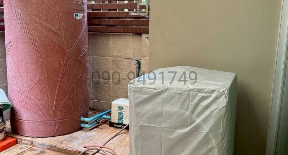 For rent 3 bedrooms townhouse in Suan Luang, Bangkok