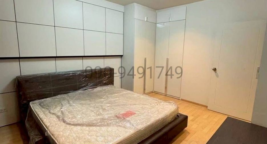 For rent 3 bedrooms townhouse in Suan Luang, Bangkok