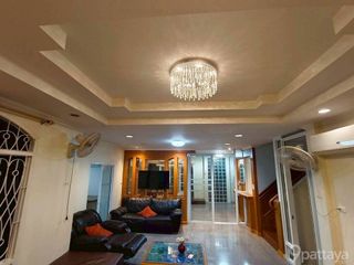 À louer 4 chambres maison à Bang Lamung, Chonburi