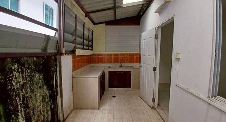 For sale 1 Beds townhouse in Ban Khai, Rayong