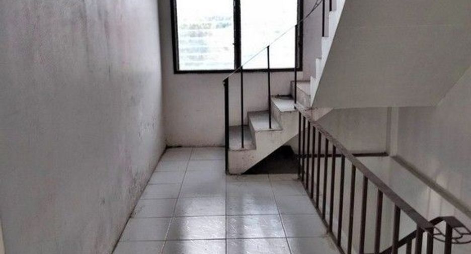 Local comercial en venta de 1 habitaciones en Ban Bueng, Chonburi