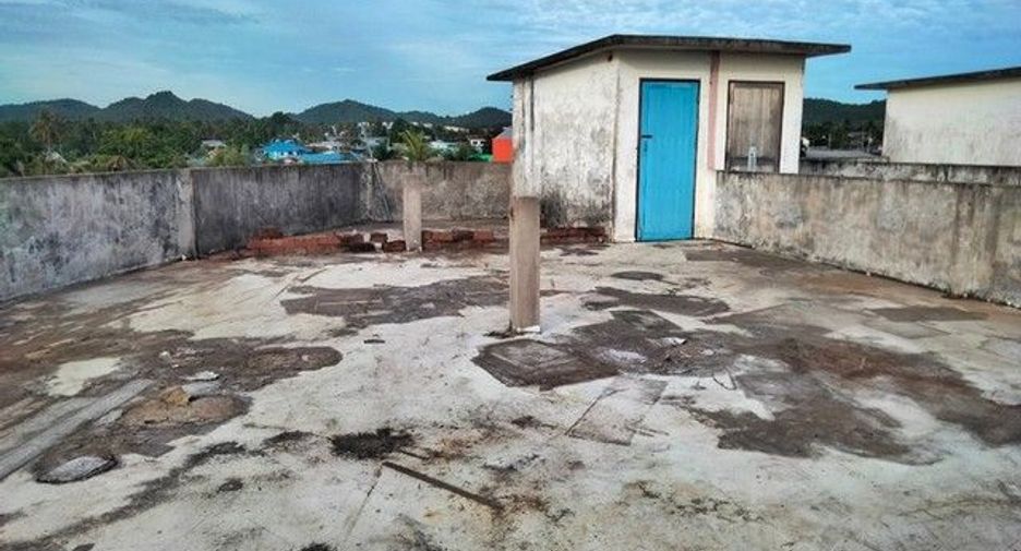 Local comercial en venta de 1 habitaciones en Ban Bueng, Chonburi