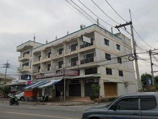 出售 3 卧室 商业空间 在 Ban Bueng, Chon Buri