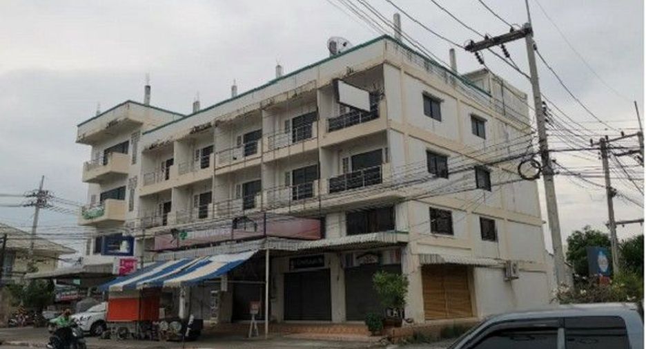 For sale 3 bedrooms retail Space in Ban Bueng, Chonburi