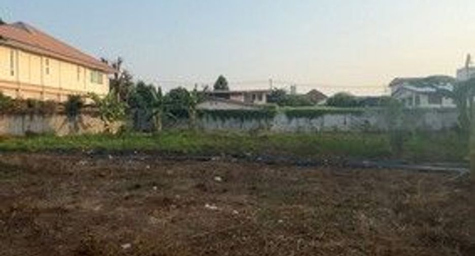 À louer terrain à Bang Bua Thong, Nonthaburi