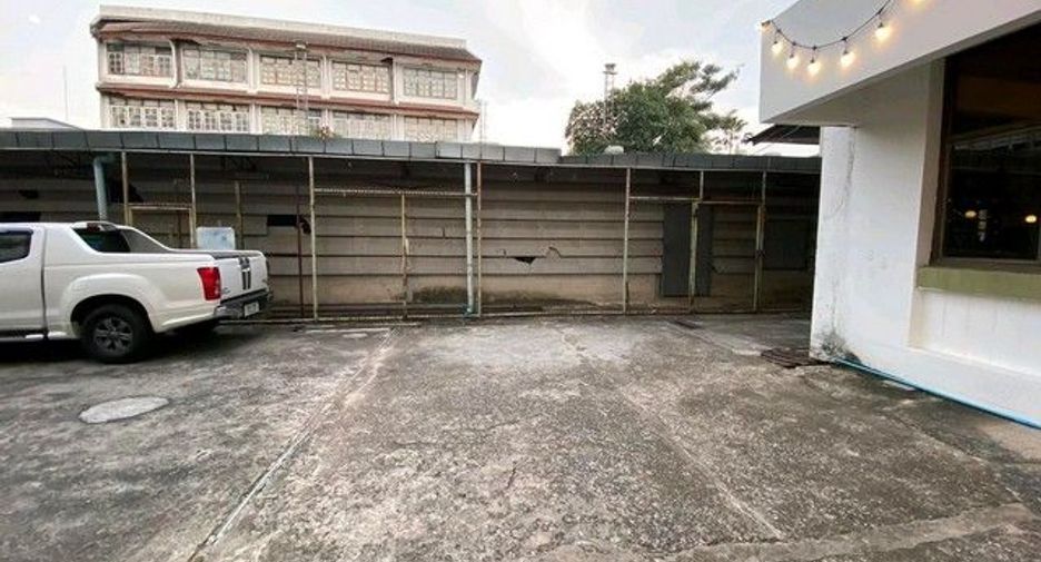For rent 1 bed warehouse in Bangkok Noi, Bangkok