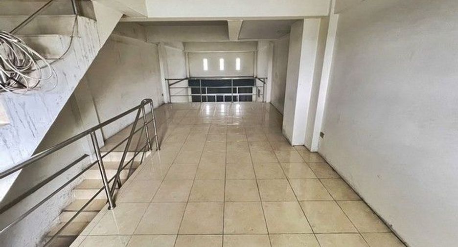Local comercial en venta de 1 habitaciones en Ban Bueng, Chonburi