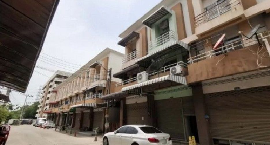 For sale 1 bed retail Space in Ban Bueng, Chonburi