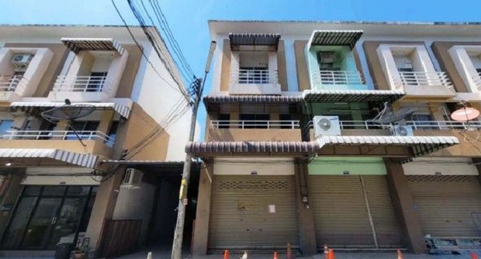 For sale 1 bed retail Space in Ban Bueng, Chonburi