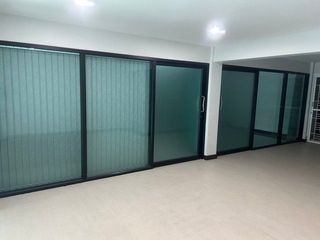 For rent 5 ベッドルーム office in Bang Khae, Bangkok