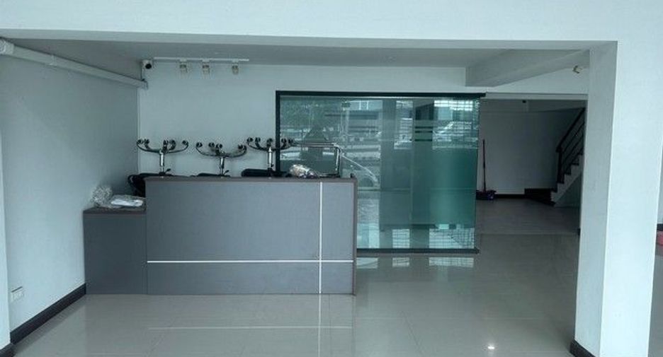 For rent 5 bedrooms office in Bang Khae, Bangkok
