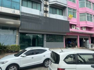 For rent 5 ベッドルーム office in Bang Khae, Bangkok
